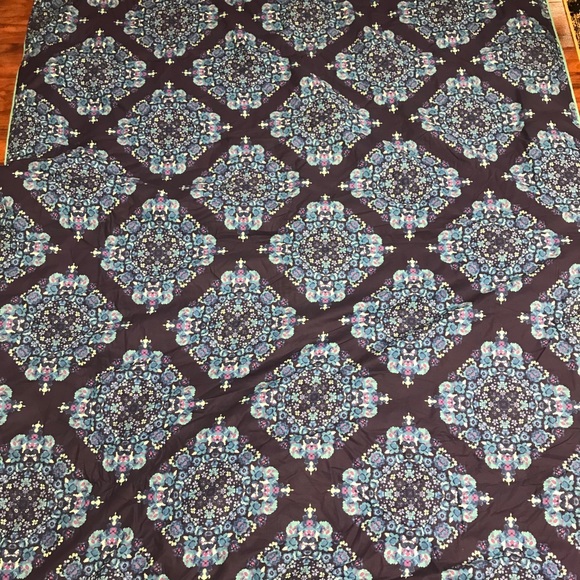 Beautiful Comforter set💥 Perfect for dorm or apartment - Picture 3 of 6